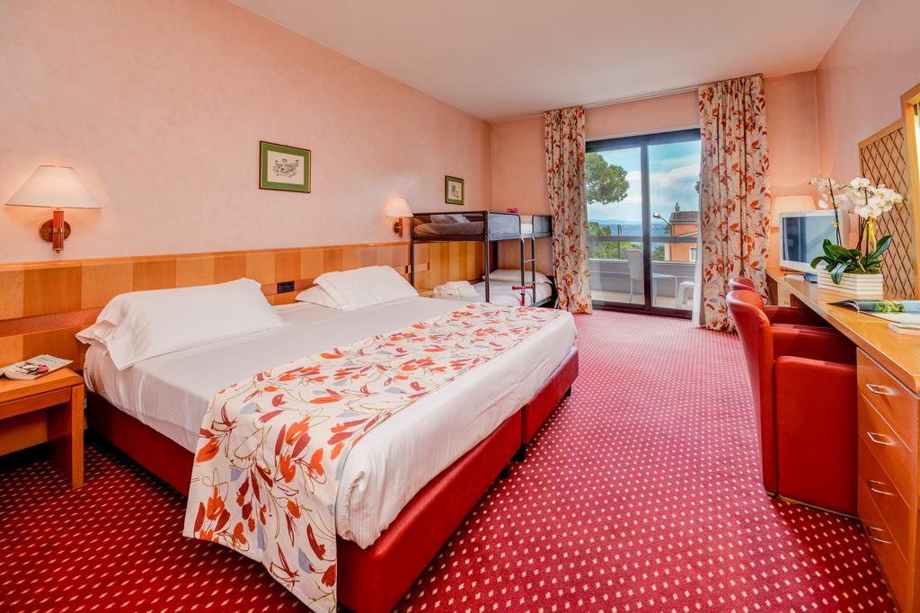 Hotel Oliveto Desenzano del Garda Exterior photo